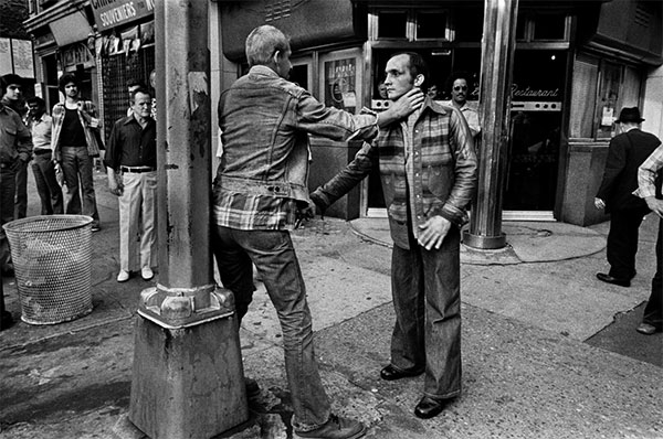 Foto Bruce Gilden New York 1980 Lost and found