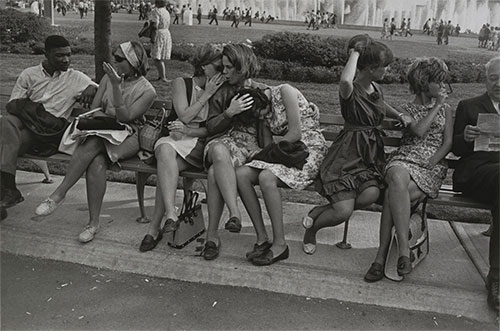 foto Garry Winogrand panchina World's Fair, New York City (1964)