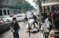 Fotografia Joel Meyerowitz Fallen Man Parigi 1967