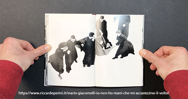 fotografia Mario Giacomelli Pretini giocano sulla neve