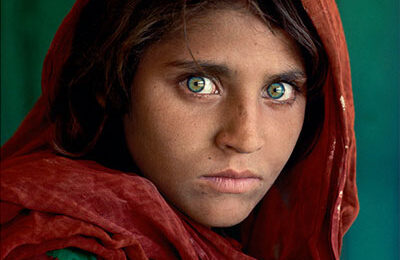 Ragazza Afgana (Sharbat Gula) – Steve McCurry