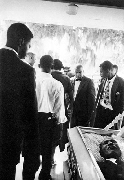 foto Robert Frank. Funerale St.Helena South Carolina (Gli Americani)