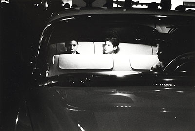 foto Robert Frank Motorama Los Angeles (The Americans) tre bambini auto