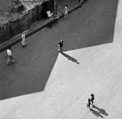 fotografia Fan Ho ombra a forma di W