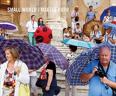 libro Martin Parr Small World edizione 2024