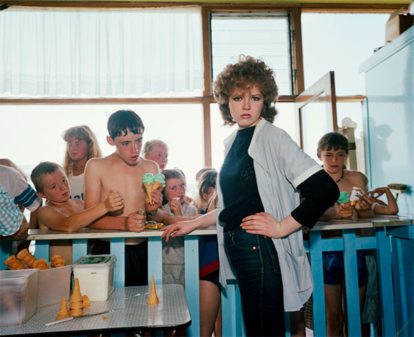 fotografia The Last Resort Martin Parr, ragazza gelateria